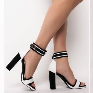 AZALEA WANG Never Been Easier Chunky Ankle Strap Sandal in Black & White size 8
